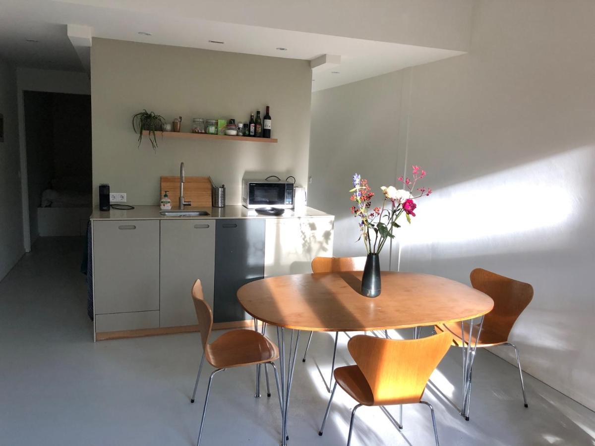 Bed and Breakfast Studio 28A6 With Free Parking Place Amsterdam Exterior foto